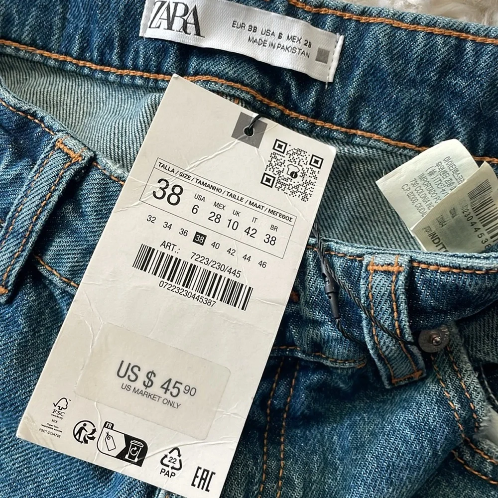 Zara Blue wash Jeans, Women Size 6 – 38 new with tags - Picture 3 of 6